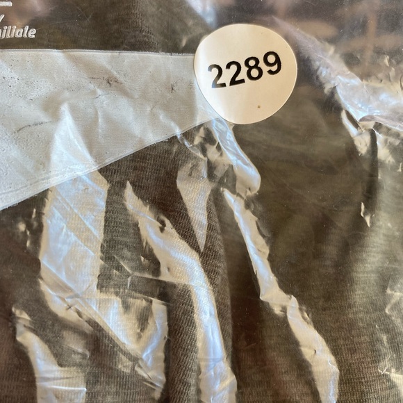 Vuori All Day Romper NWT Size Small - Picture 13 of 13